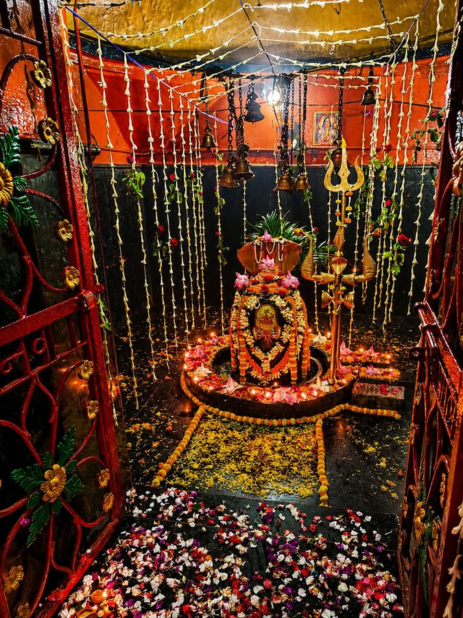 Somvar sandhya mahaaarti at Baba Kameshwar Nath Mandir, Sheikhpura